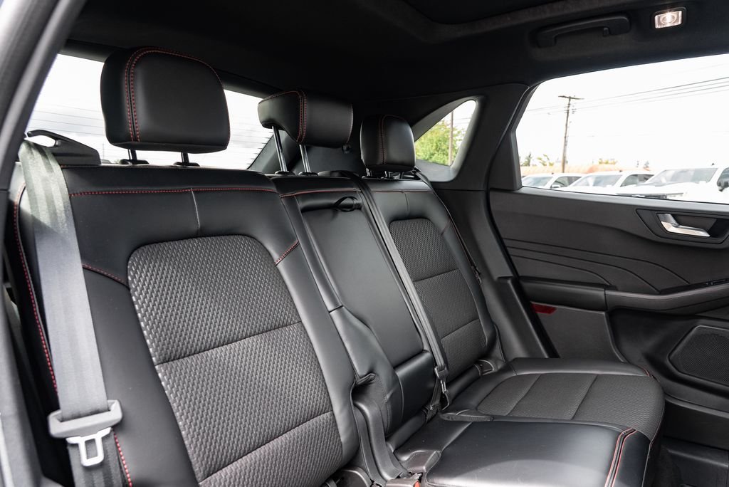 Used 2024 Vapor Blue Ford ST-Line Select image 28