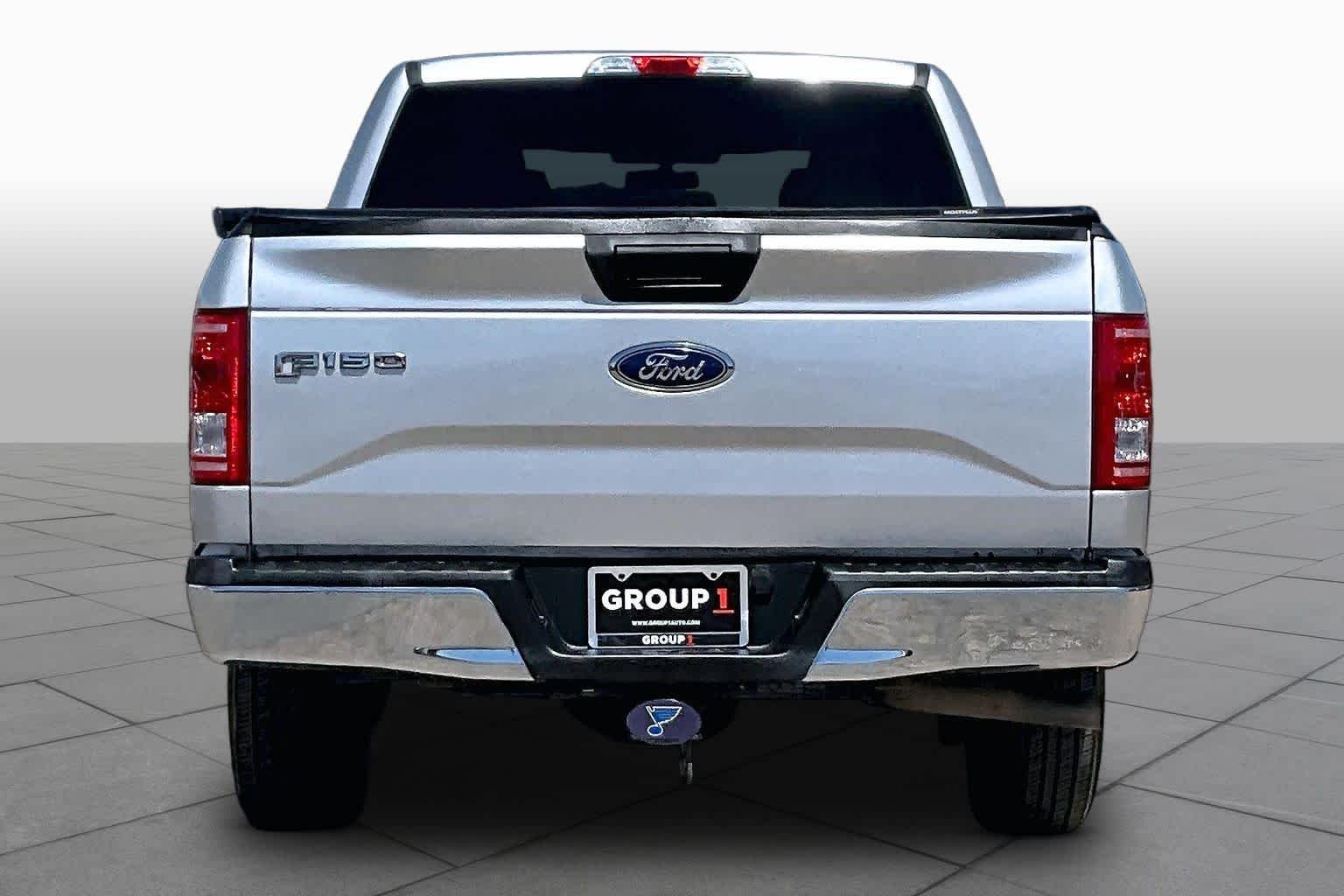 Used 2017 Ingot Silver Ford XLT image 5