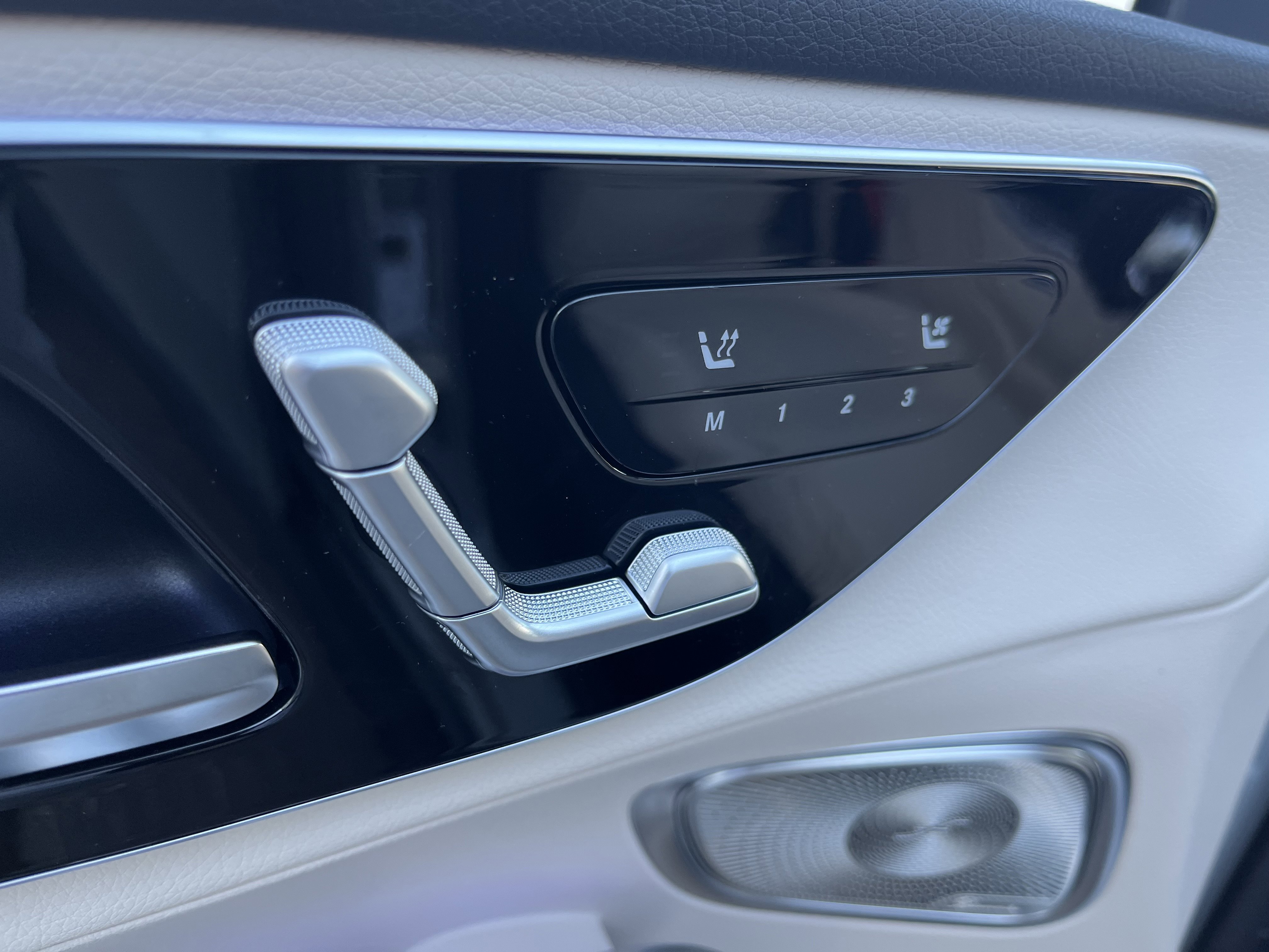 New 2026 MANUFAKTUR Alpine Grey Mercedes-Benz GLC 300 image 14