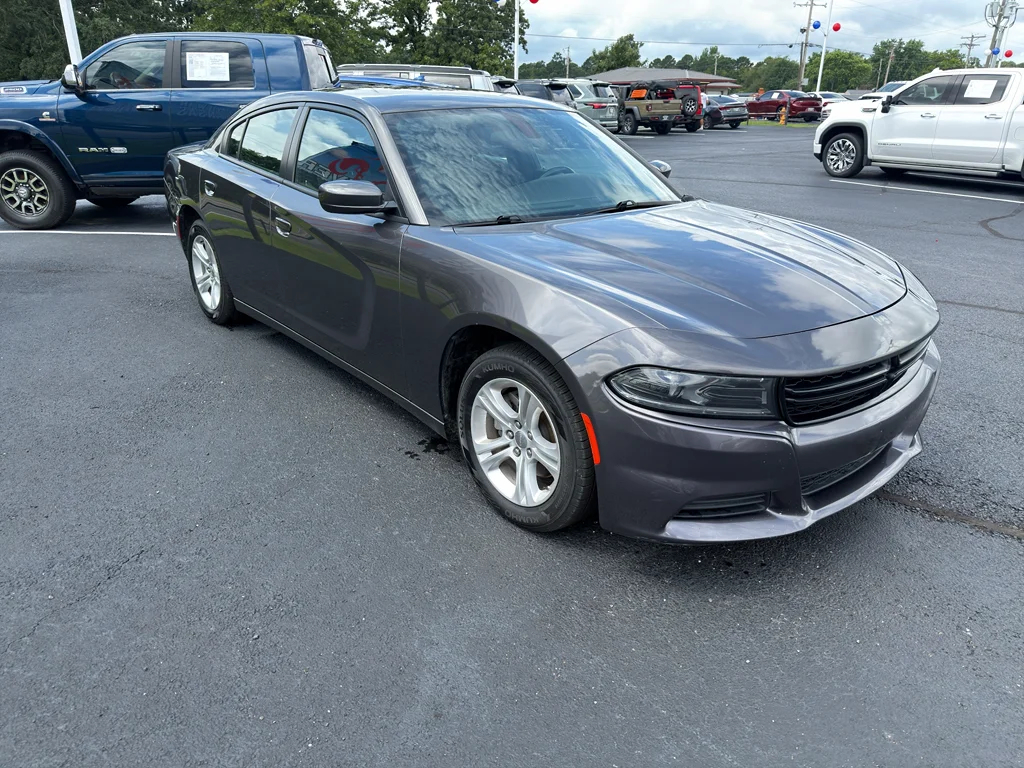 Used 2022 Granite Pearlcoat Dodge SXT image 3