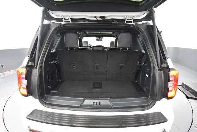 Used 2024 White Ford Platinum image 34