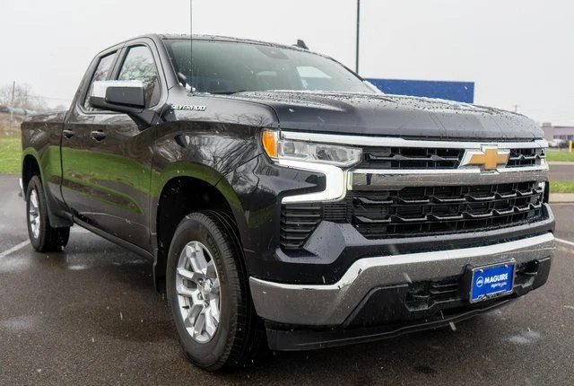 Used 2022 Gray Chevrolet LT image 4