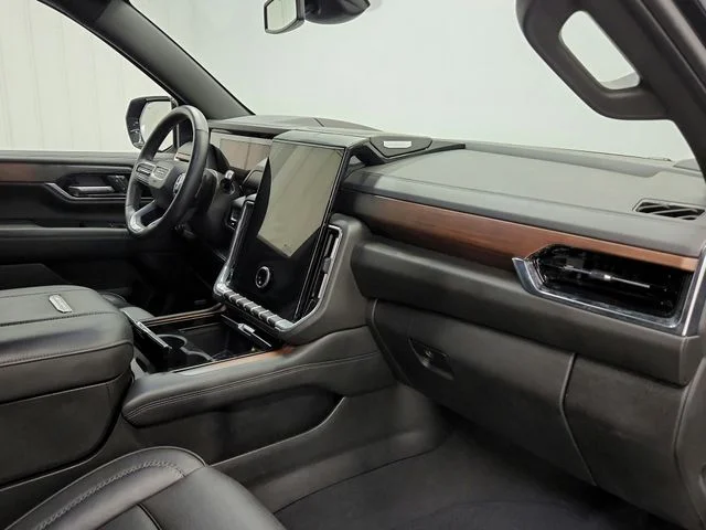 Used 2025 Black GMC Denali image 29