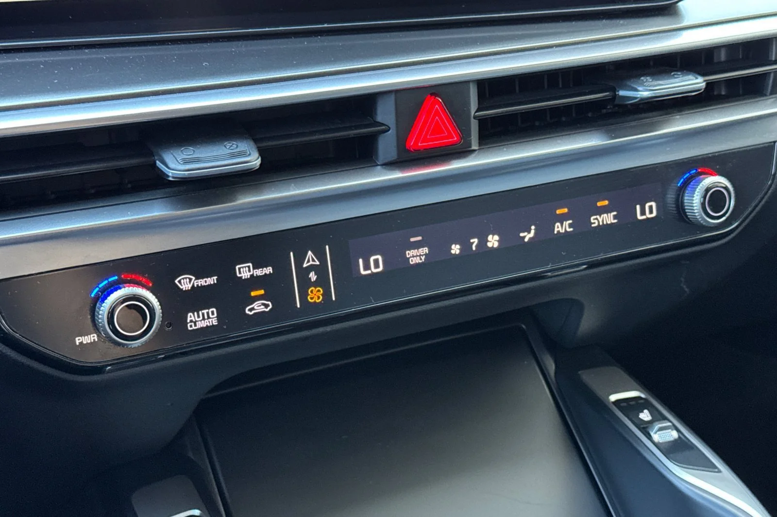 2025 Kia Sorento EX Hybrid - Photo 24