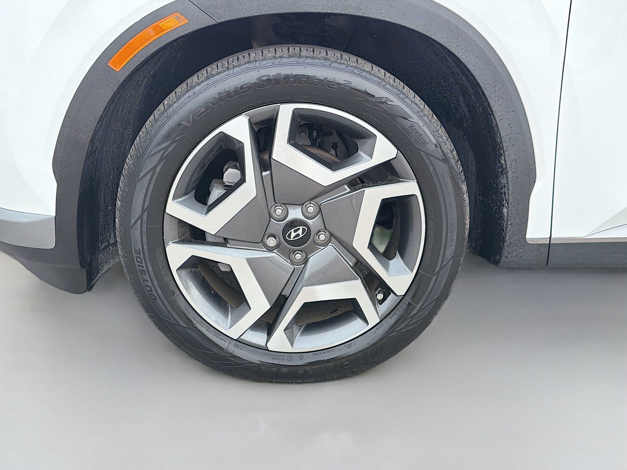 Used 2024 Hyper White Hyundai Limited image 44