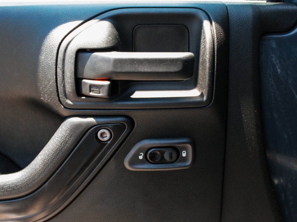 Used 2017 Gray Jeep Unlimited Rubicon image 9
