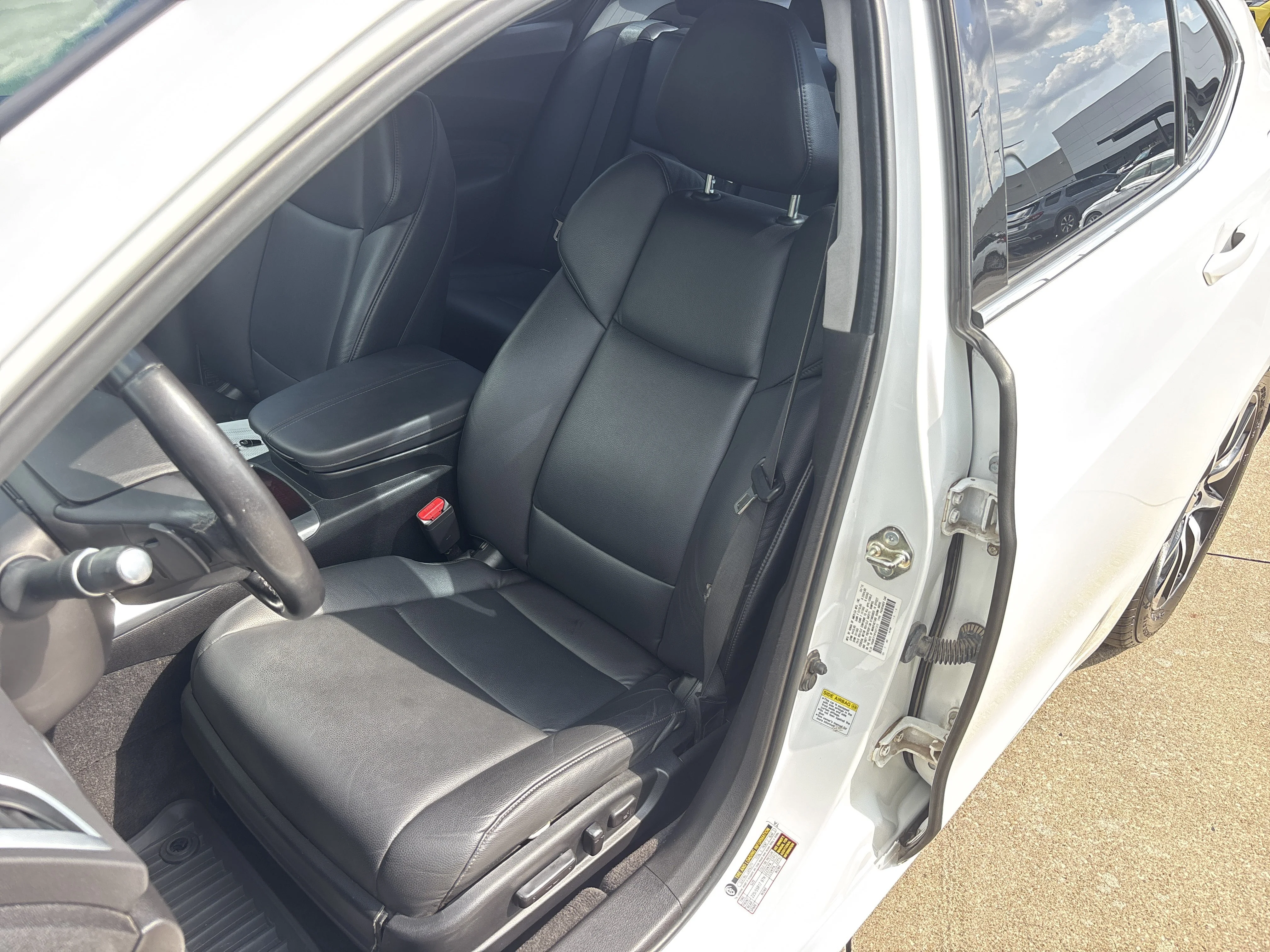 Used 2015 White Acura Base image 18