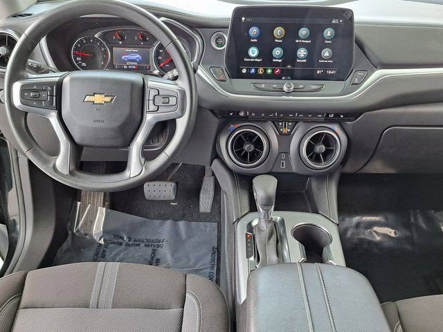 Used 2025 Black Chevrolet 2LT image 28