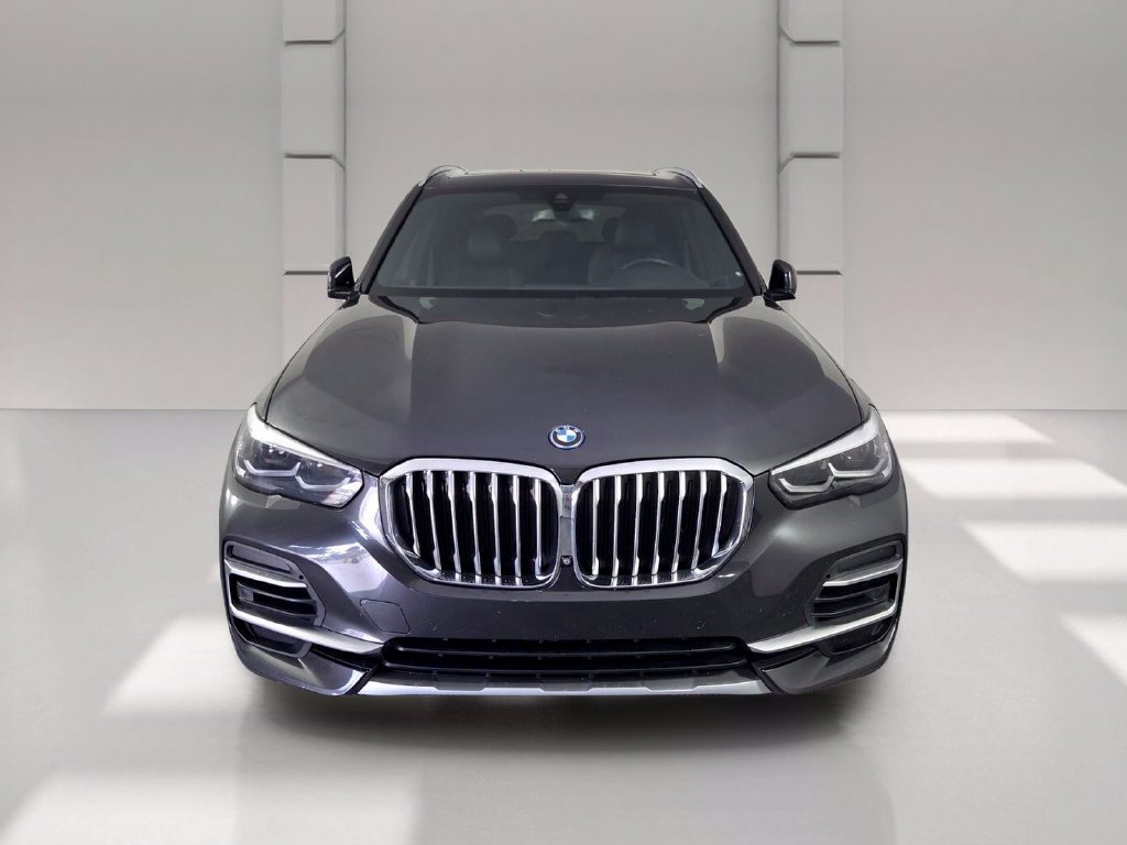 Certified Used 2022 Dark Graphite Metallic BMW xDrive45e image 3