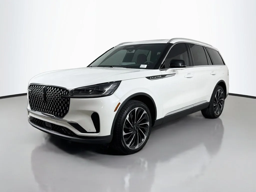 New 2026 White Lincoln Reserve image 1