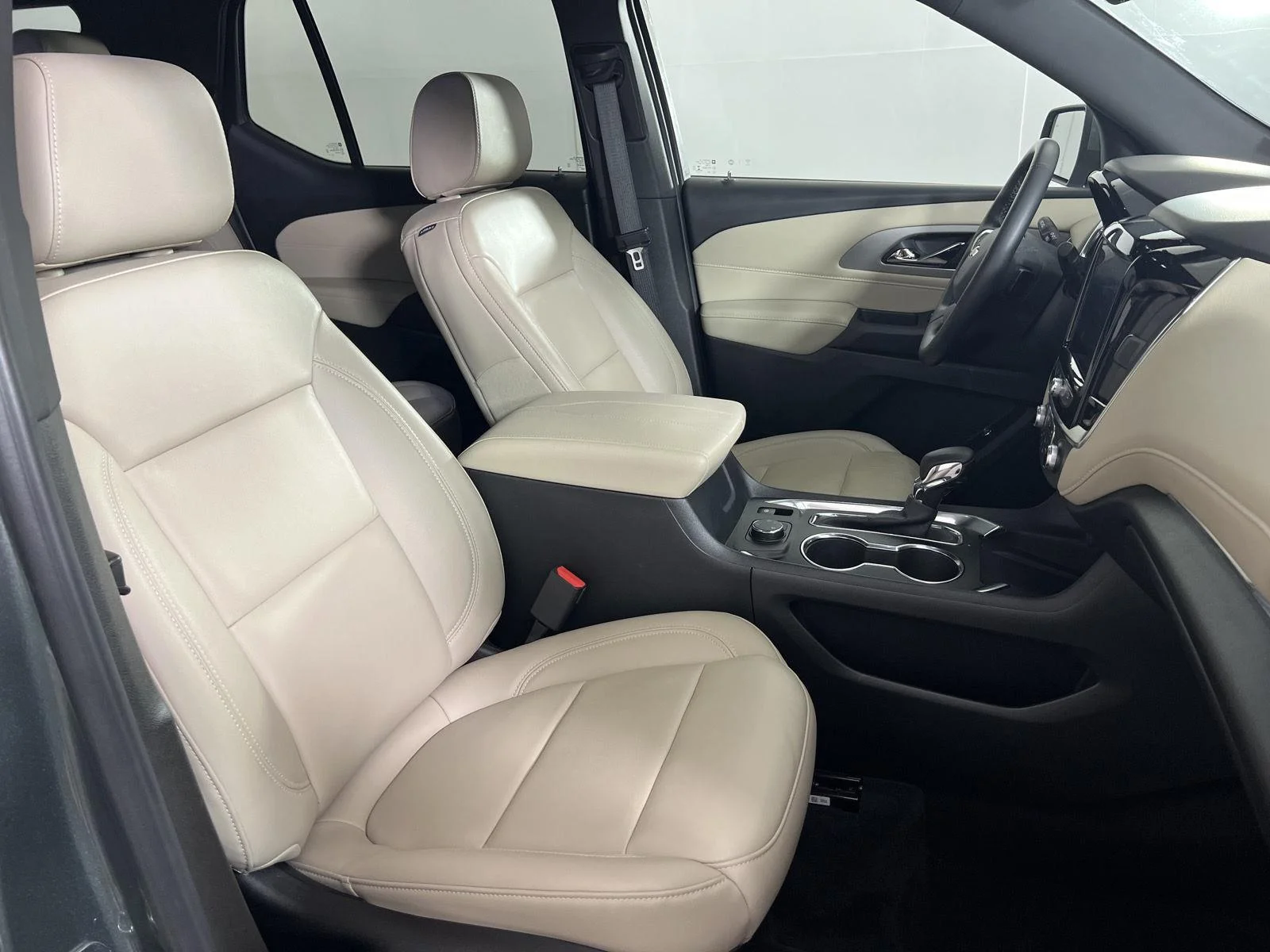 Used 2023 Silver Sage Chevrolet LT Leather image 23