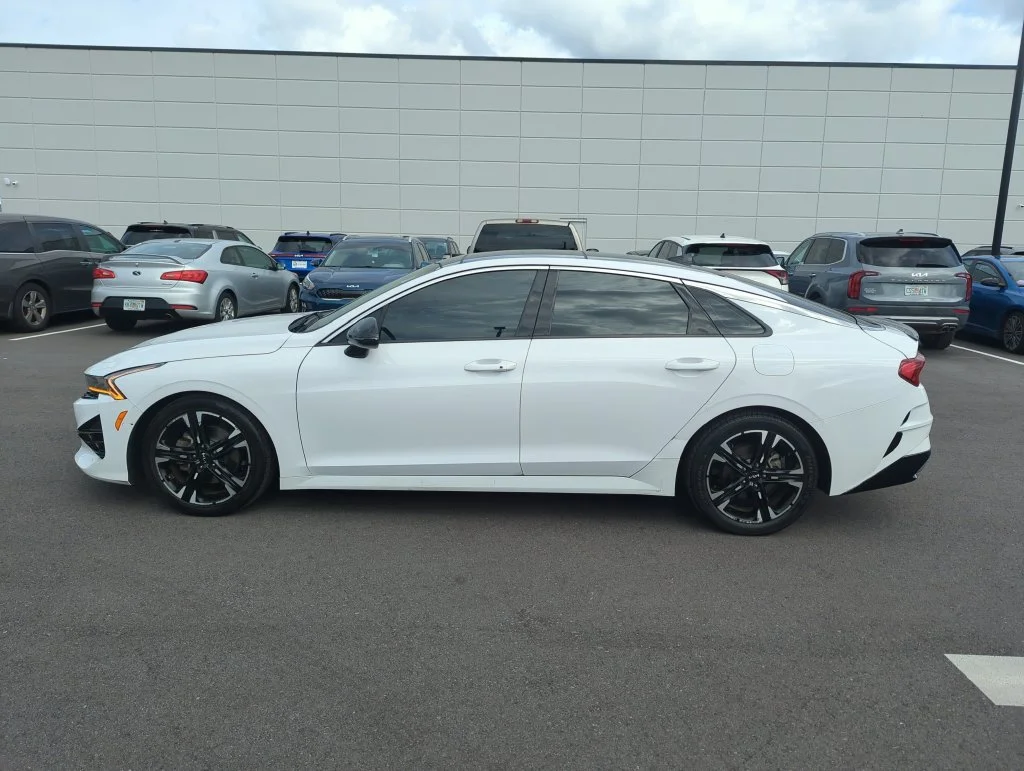 Used 2023 White Kia GT-Line image 4