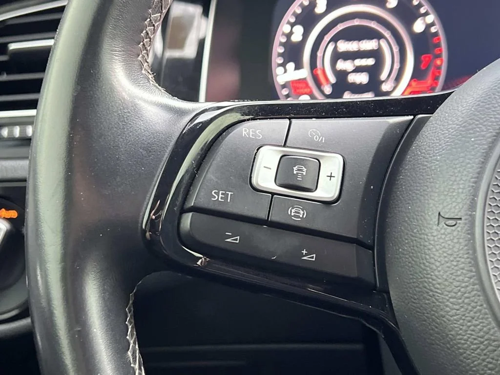 Used 2019 White Volkswagen 2.0T w/DCC & Navigation image 22