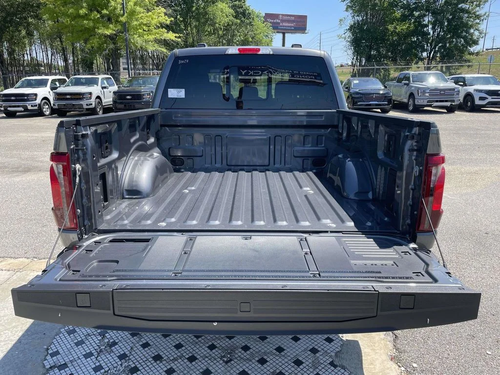 New 2026 Carbonized Gray Metallic Ford XLT image 10