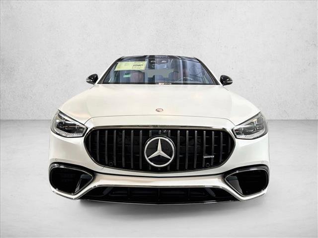 New 2026 MANUFAKTUR Moonlight White Magno Mercedes-Benz AMG® S 63 E image 32