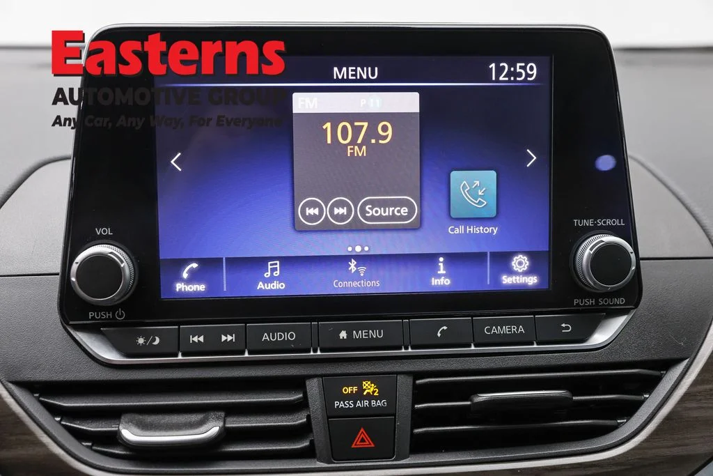 Used 2025 Black Nissan 2.5 SV image 18