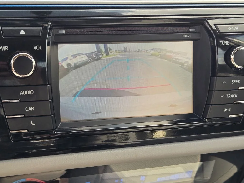 Used 2016 Silver Toyota LE image 22