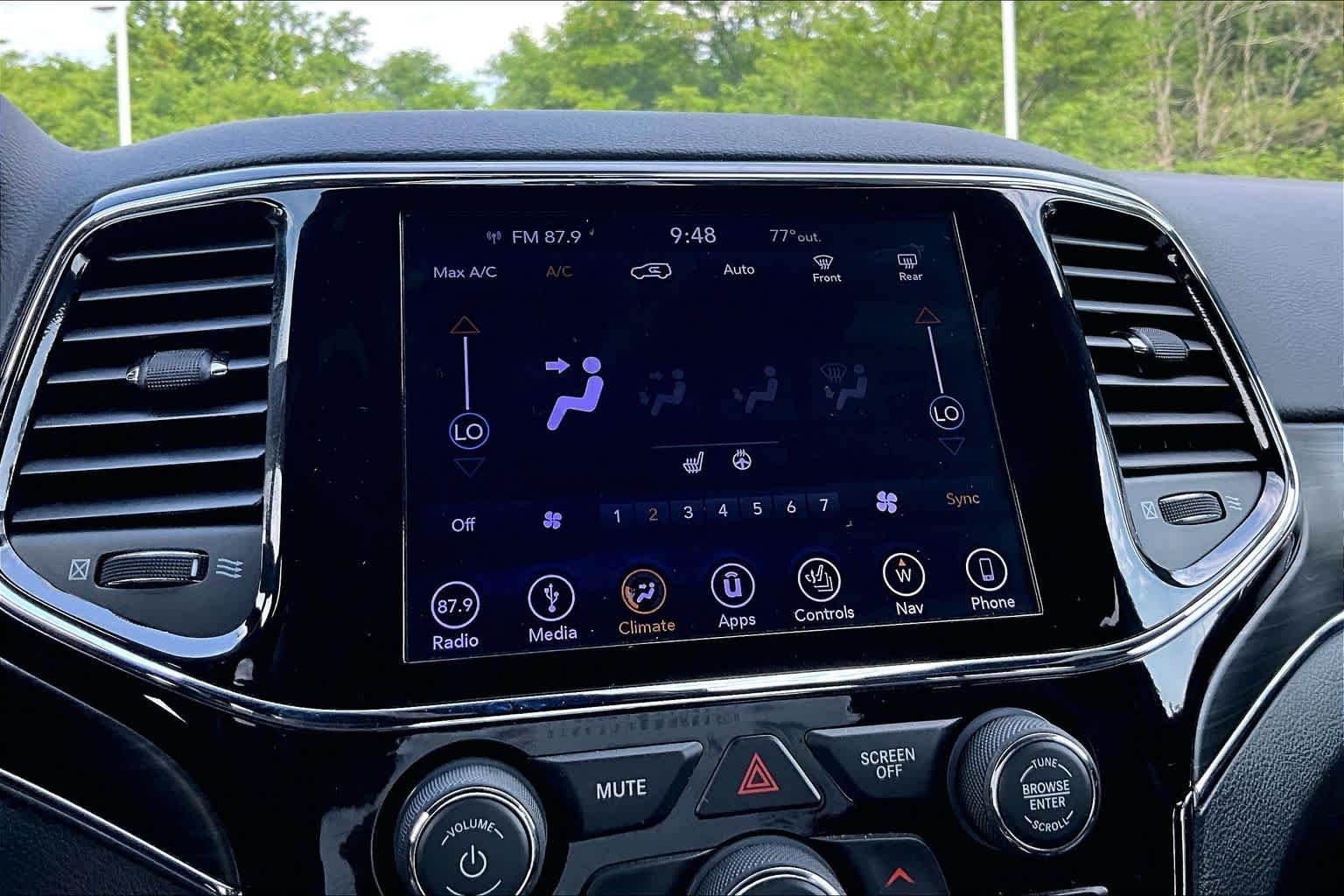 Used 2019 Granite Crystal Metallic Clearcoat Jeep Limited image 34