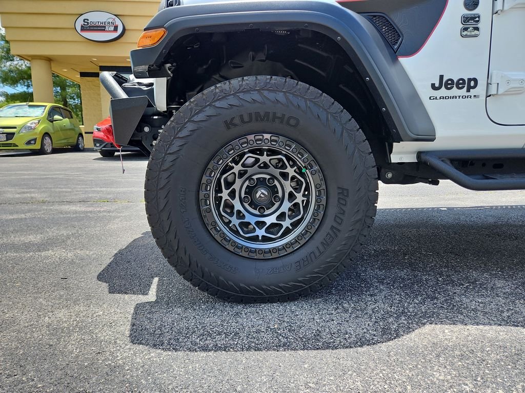 Used 2023 White Jeep Sport S image 27
