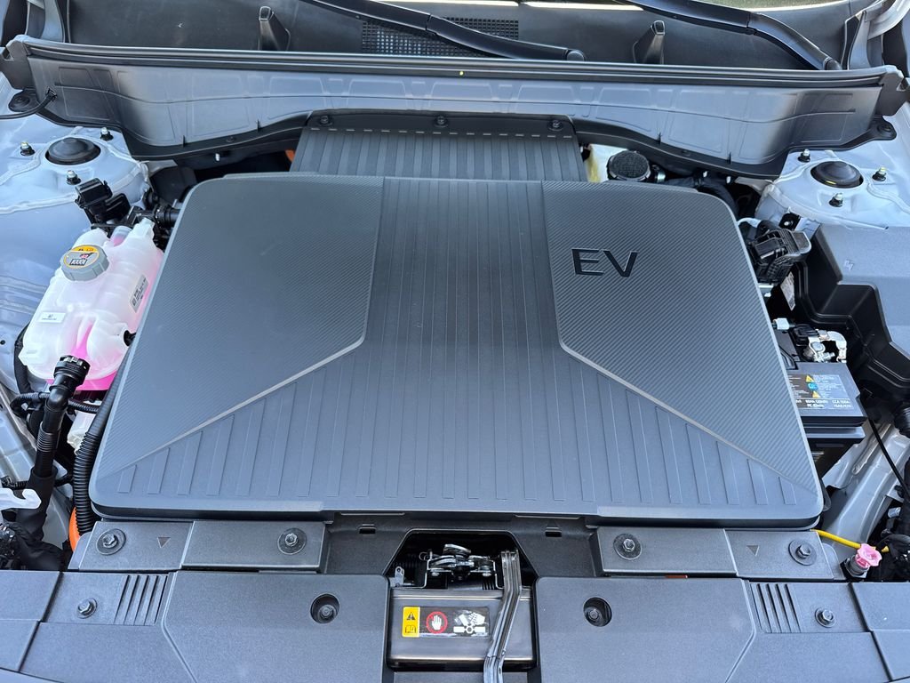 Used 2025 Gray Hyundai Limited image 8