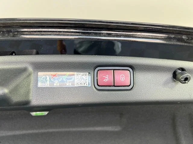 Used 2025 Black Mercedes-Benz C 300 image 41