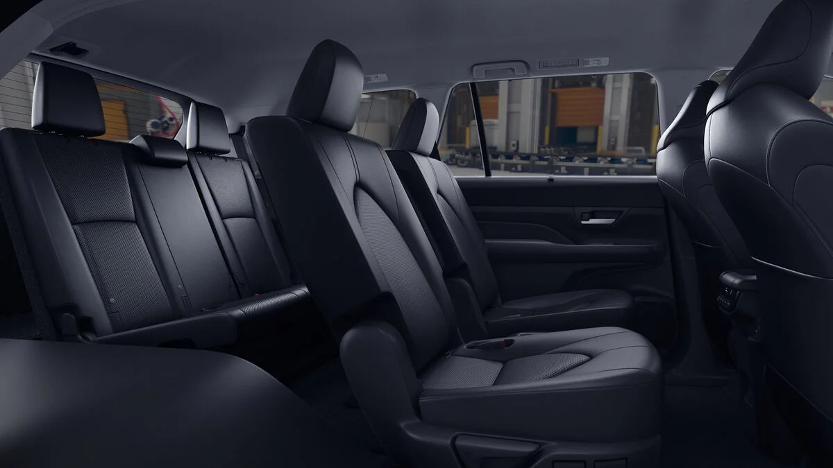 New 2026 Midnight Black Metallic Toyota XLE image 21
