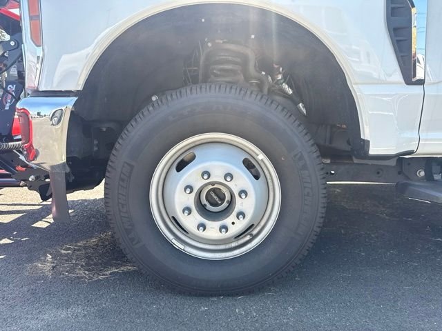 2025 Ford F-350 Super Duty Chassis Cab XL - Photo 6