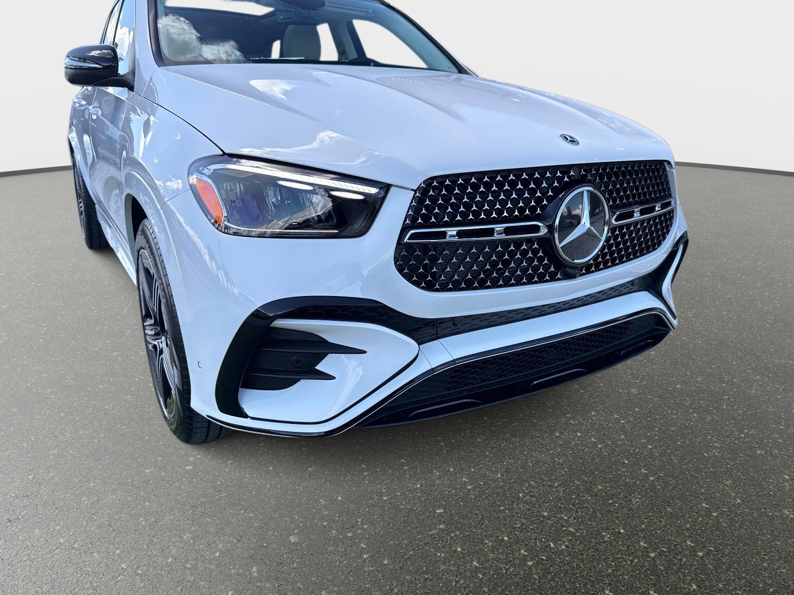 New 2026 Polar White Mercedes-Benz 350 4MATIC® SUV image 7