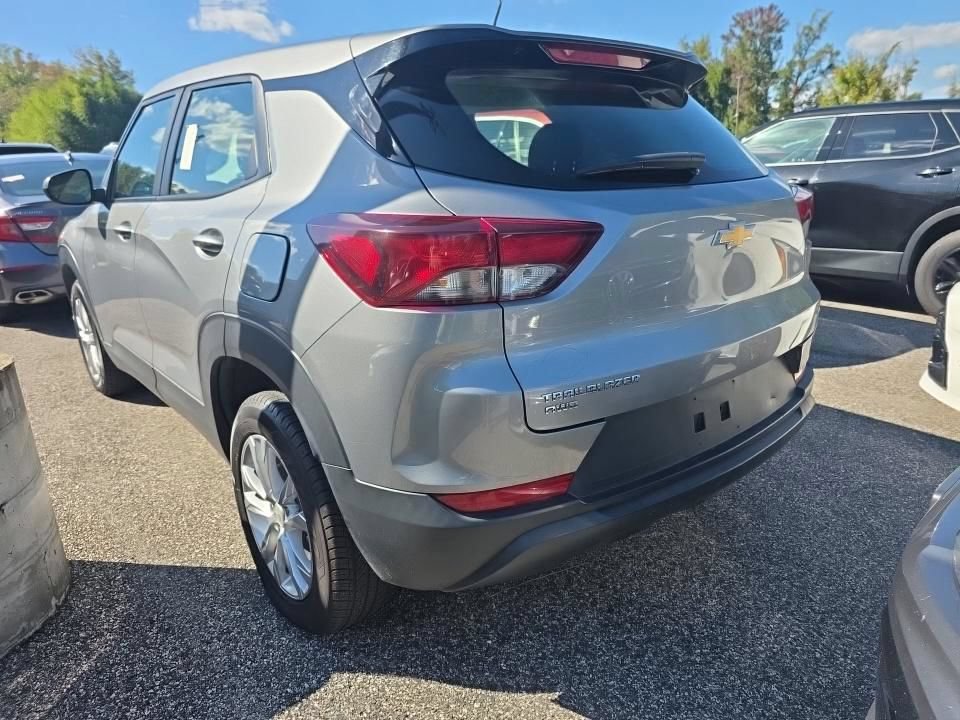 Used 2023 Gray Chevrolet LS image 4