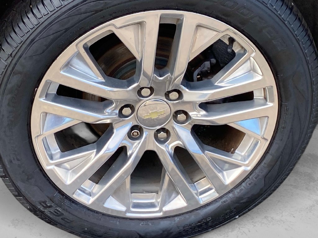 Used 2021 White Chevrolet LT image 32