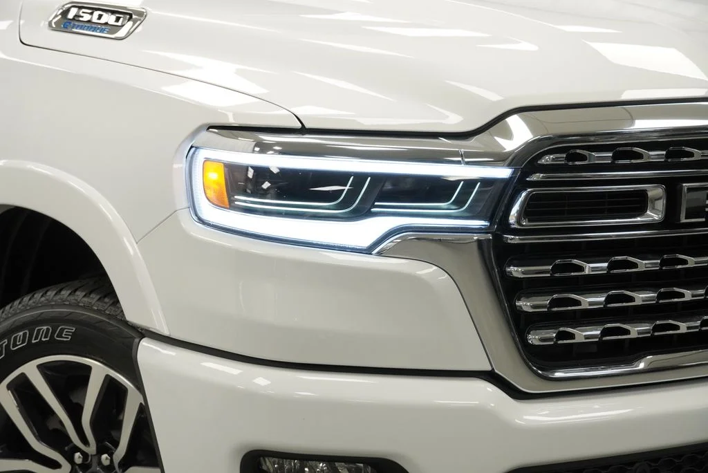 New 2027 Bright White Clear-Coat Exterior Paint RAM Limited image 5