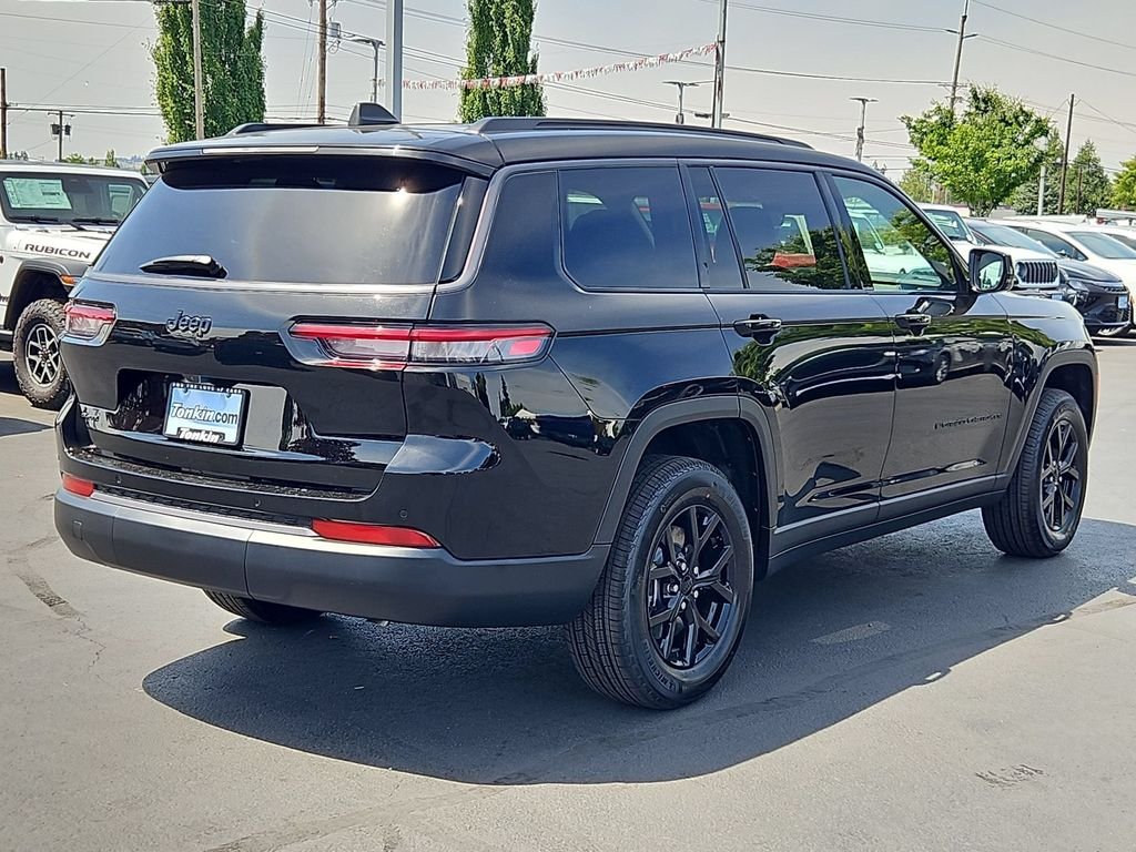 New 2026 Diamond Black Crystal Pearl-Coat Exterior Paint Jeep Altitude image 6