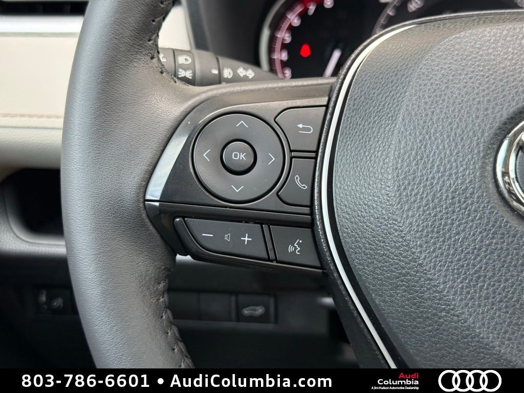 Used 2025 Beige Toyota XLE Premium image 29