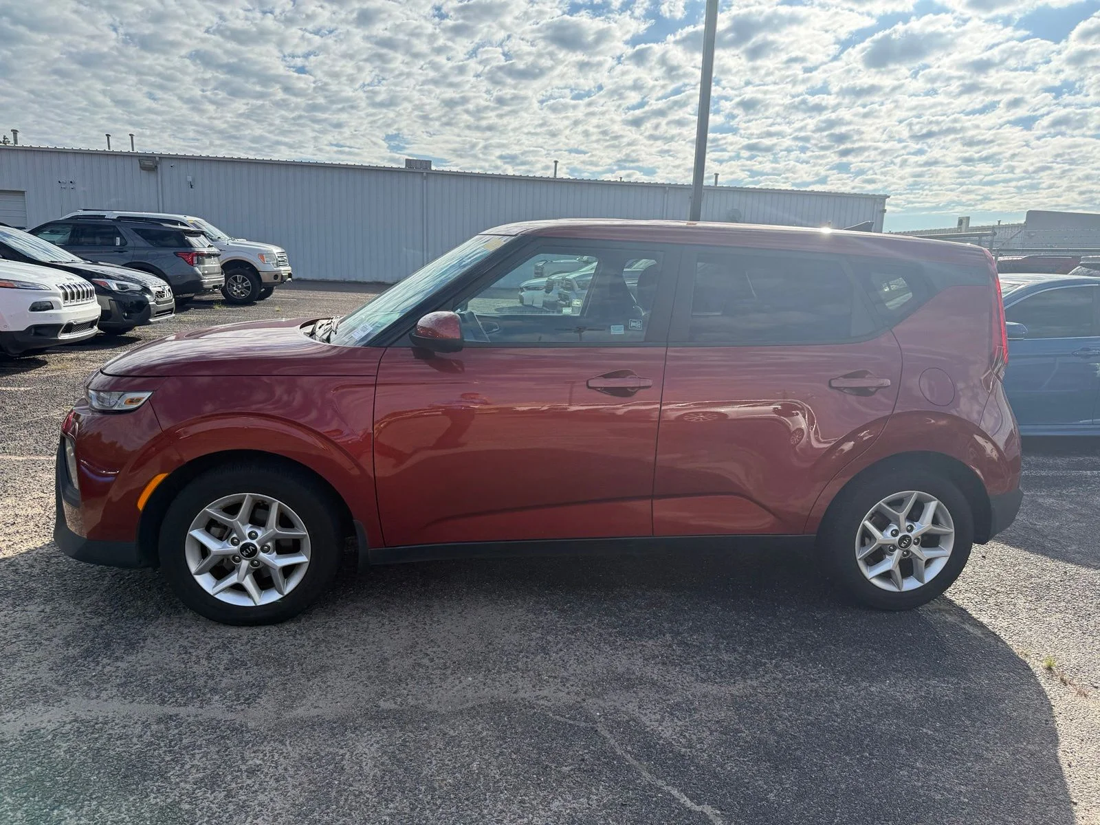 Used 2021 Orange Kia S image 3