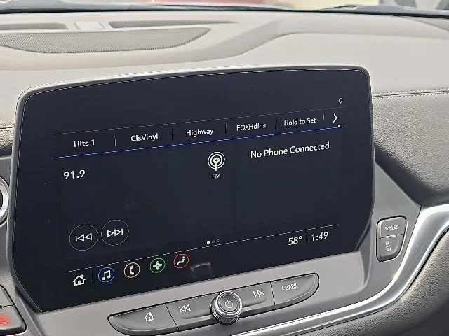 Used 2025 Gray Chevrolet LT image 26