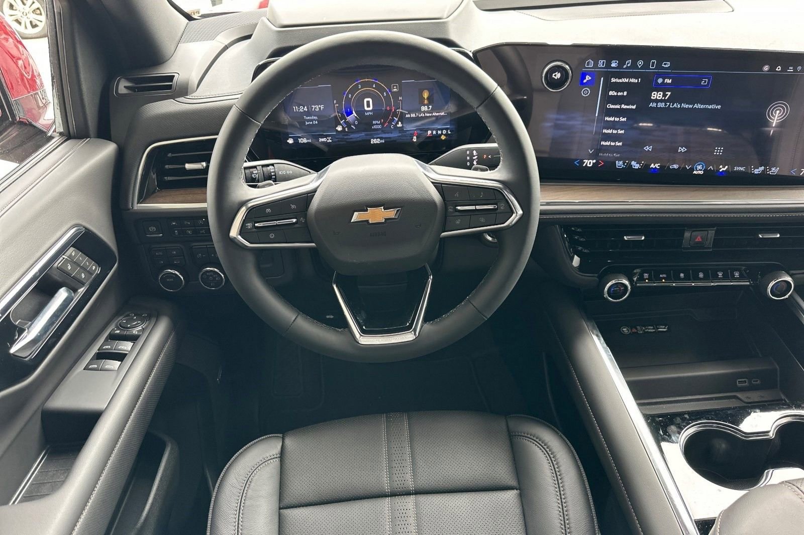 2025 Chevrolet Suburban High Country - Photo 16