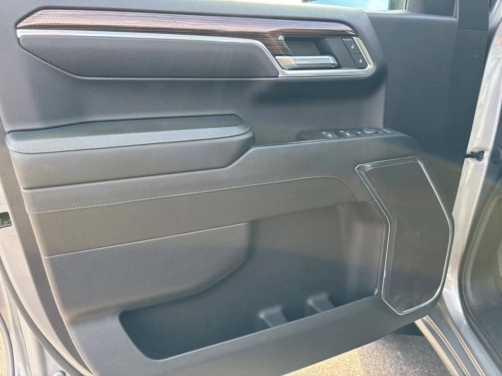 Used 2023 Gray Chevrolet LT image 14