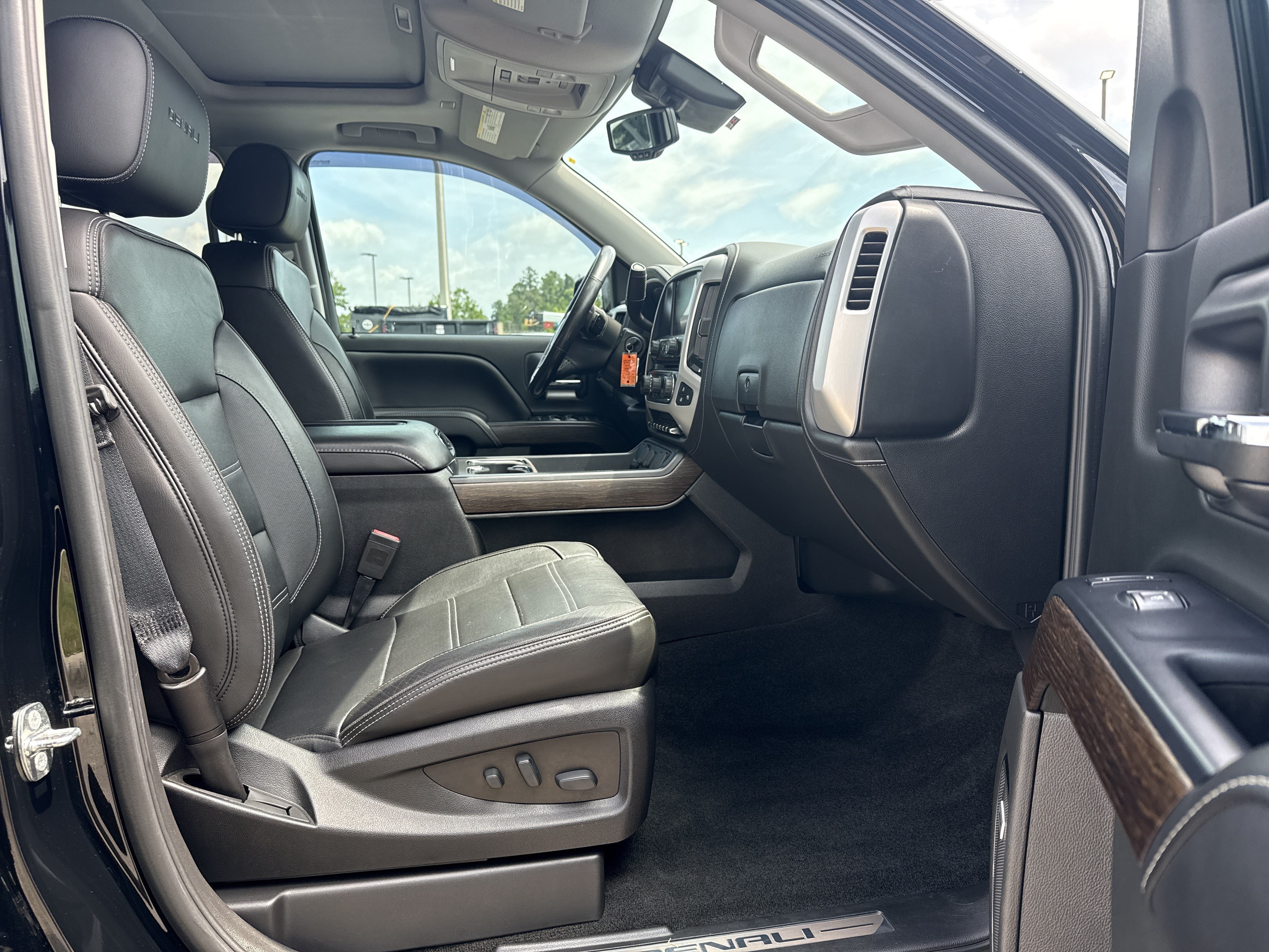 Used 2018 Onyx Black GMC Denali image 14