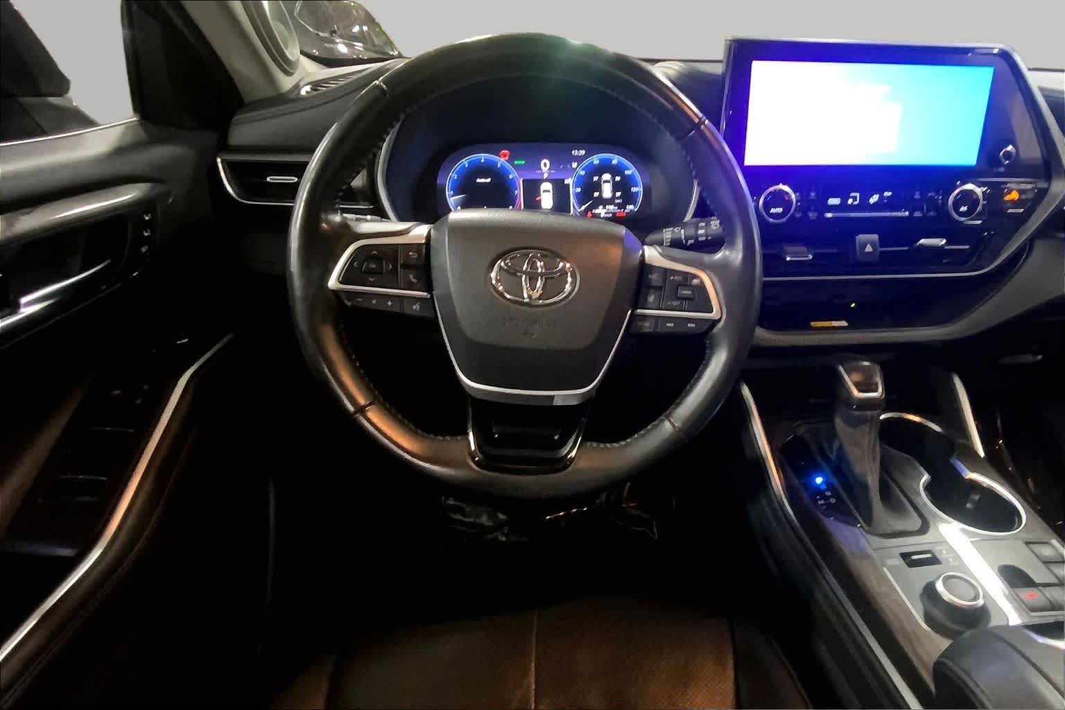 Used 2023 Blueprint Toyota Limited image 6