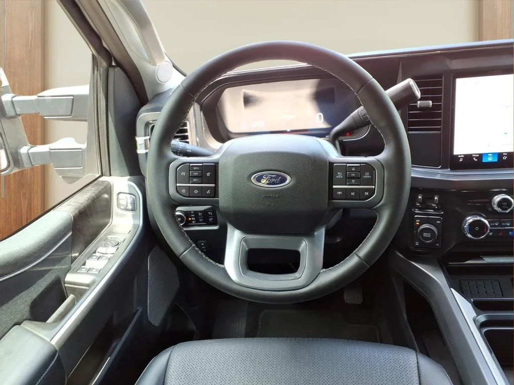 Used 2025 White Ford Lariat image 23