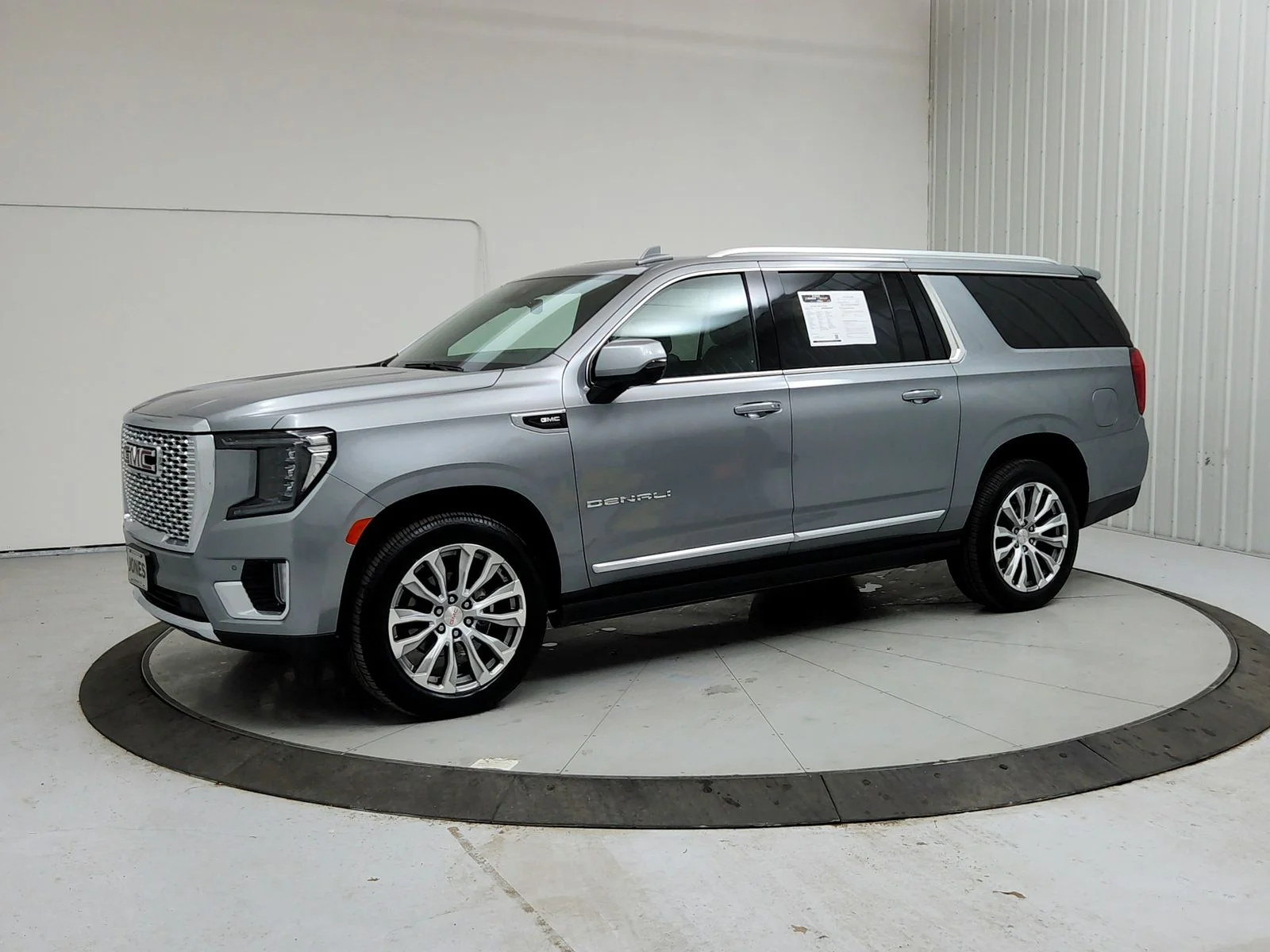 Used 2023 Sterling Metallic GMC Denali image 3