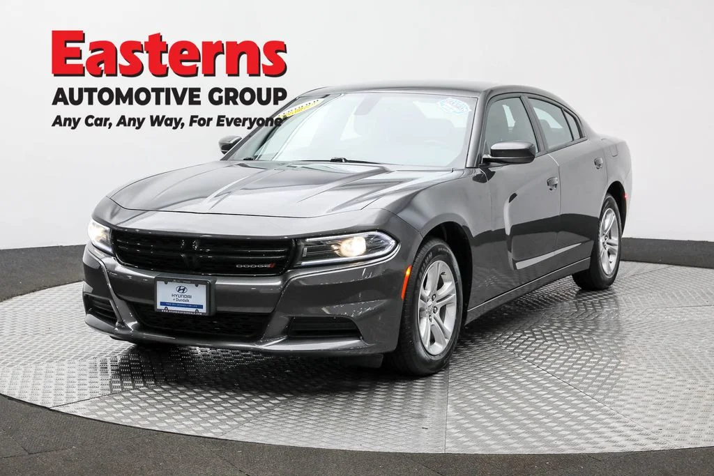Used 2022 Gray Dodge SXT image 1