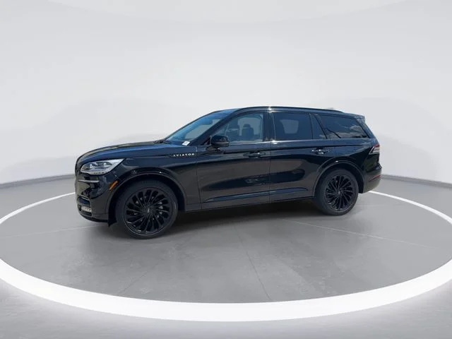 Used 2023 Black Lincoln Reserve image 3