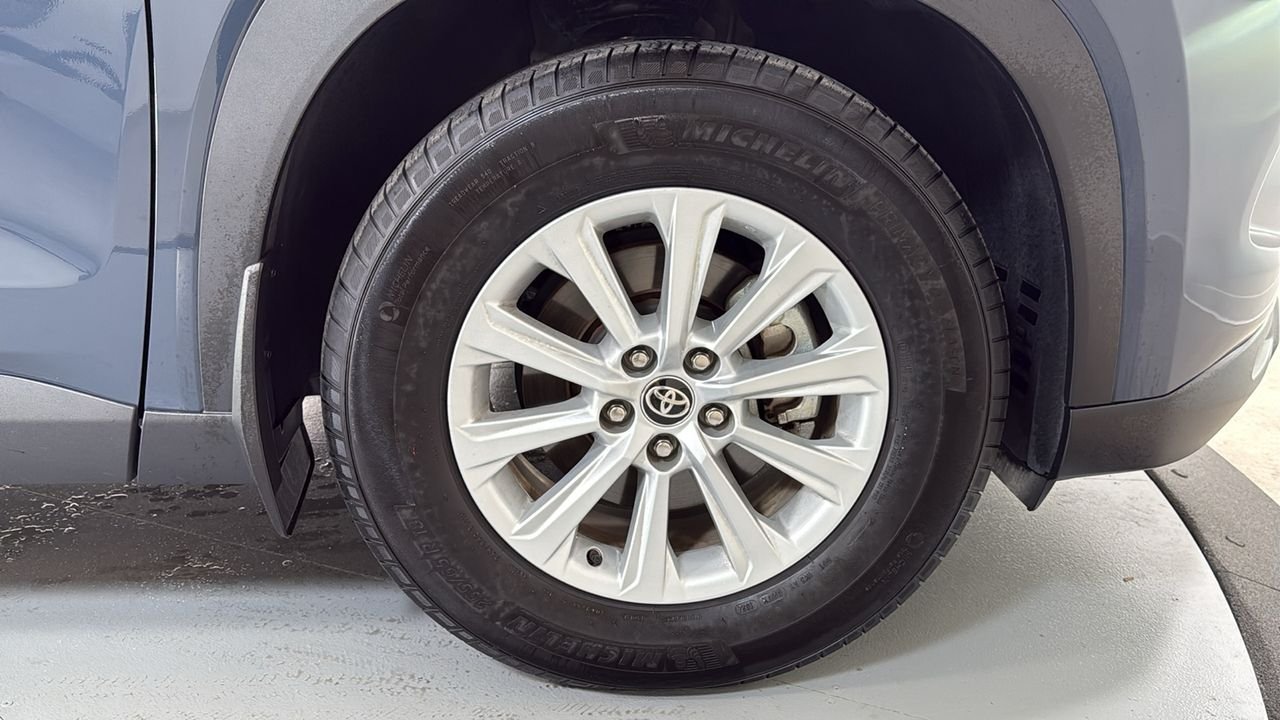 Certified Used 2024 White Toyota XLE image 22