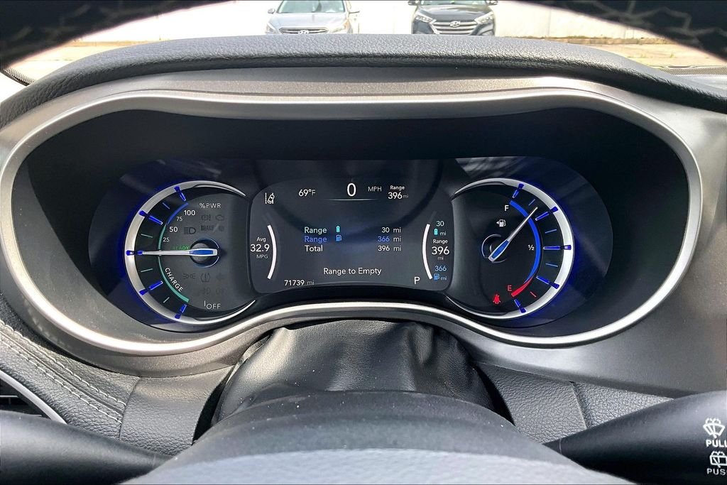 Used 2023 White Chrysler Touring L image 20