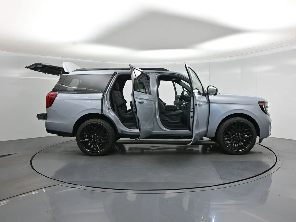 New 2026 Glacier Gray Metallic Tri-Coat Ford Platinum image 4