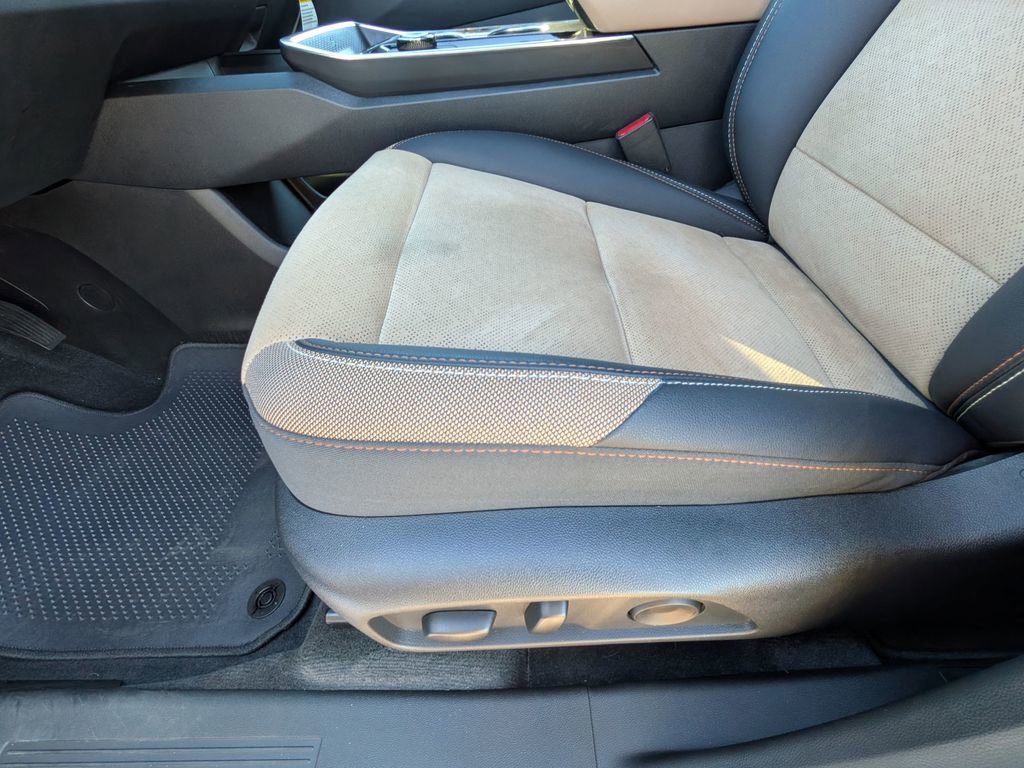 2025 Chevrolet Equinox ACTIV - Photo 14