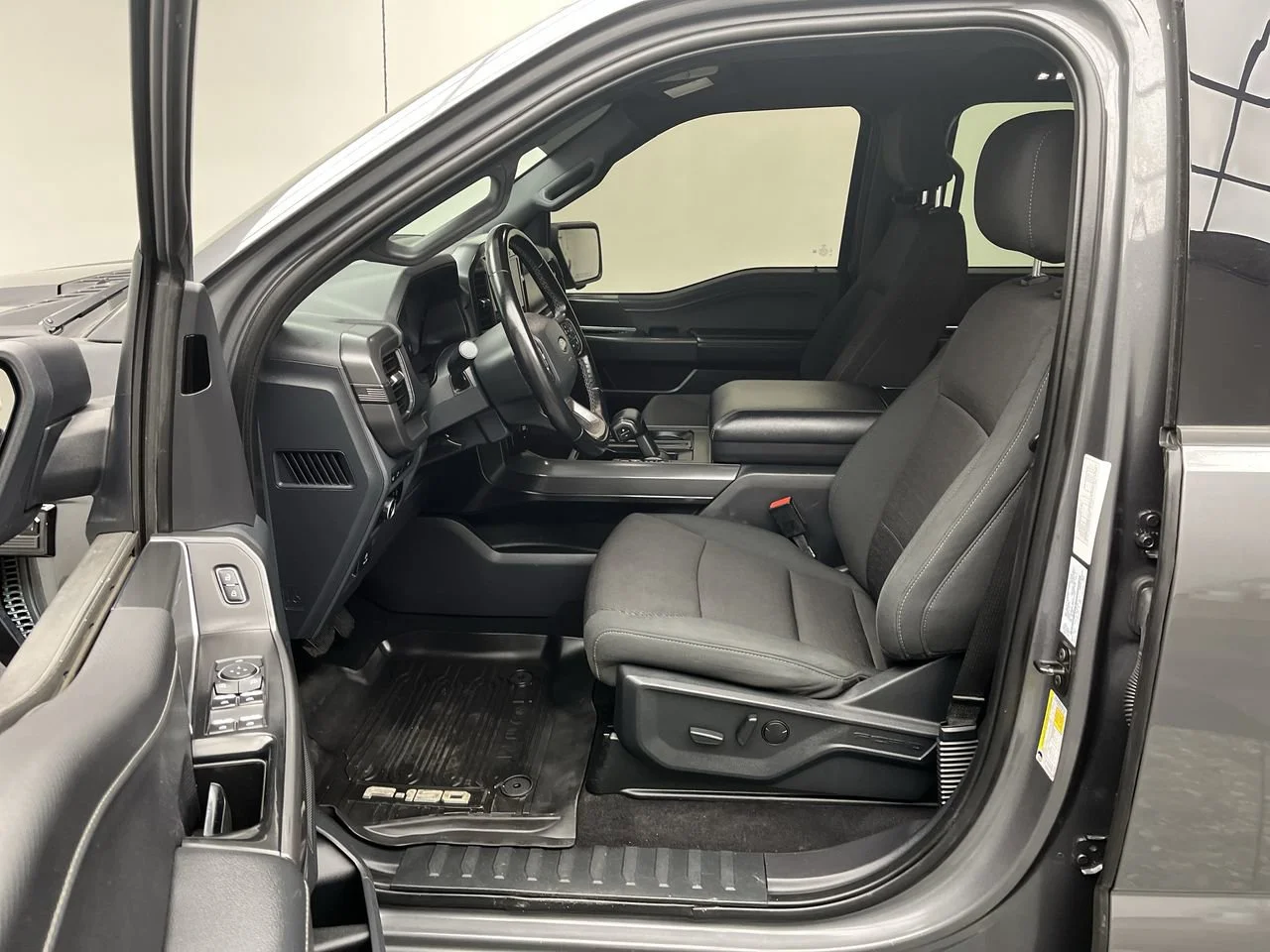 Used 2024 Gray Ford XLT image 3