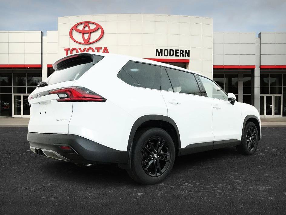 New 2026 Wind Chill Pearl Toyota Platinum image 17