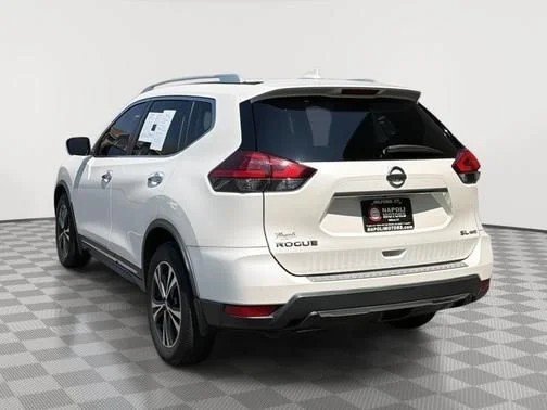 Used 2018 Pearl White Nissan SL image 5